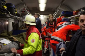 RKiSH: 40 Verletzte bei Zugunglück auf der Rendsburger Eisenbahnbrücke - Rettungskräfte proben den Ernstfall