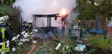 Feuerwehr Dortmund: FW-DO: Gartenlaube durch Feuer komplett zerstört