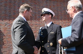 Presse- und Informationszentrum Marine: Deutsche Marine - Pressemeldung: Rheinländer ist Spitze bei der Marine - Benedict Christleven aus Erftstadt-Lechenich wird "Bester Bootsmann"