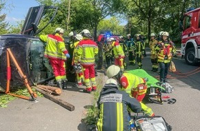 Feuerwehr Bochum: FW-BO: Verkehrsunfall in Günnigfeld mit zwei verletzten Personen