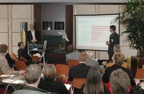 news aktuell GmbH: media studie 2000: Online-Medien für Journalisten unverzichtbar