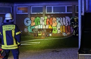 Feuerwehr Schermbeck: FW-Schermbeck: Brand Kunststoffbank Gemeinschaftsgrundschule