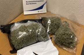 Bundespolizeiinspektion Bad Bentheim: BPOL-BadBentheim: Duo mit rund einem Kilo Marihuana im Rucksack erwischt