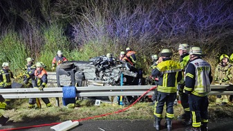 Freiwillige Feuerwehr Königswinter: FW Königswinter: E-Call-System rettet Frau bei Verkehrsunfall auf A 3 das Leben