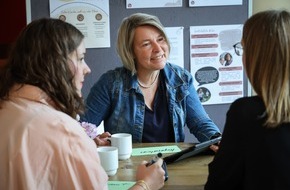 Stiftung Ravensburger Verlag: Engagiert f&uuml;r die Vereinbarkeit von Familie und Beruf: Auszeichnung Leuchtturmpreis Ehrenamt f&uuml;r Eulen & Lerchen aus Dortmund