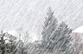 Wetter-Alarm: «Alarme Météo» devient le service d'alerte météo officiel de la Suisse / Les alertes de la Confédération devant être diffusées viennent élargir l'offre