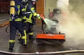 Kreisfeuerwehr Rotenburg (Wümme): FW-ROW: Garagenbrand in Elsdorf - Feuerwehr verhindert schlimmeres