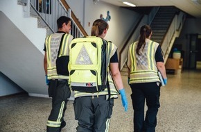 Freiwillige Feuerwehr Rüdesheim: FW Rüdesheim: Feuerwehr und Rettungsdienst mit Messer bedroht