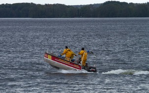 Kreisfeuerwehrverband Plön: FW-PLÖ: Sechs Seenotfälle hatten die Feuerwehren im Kreis Plön über das Pfinstwochenende zu verzeichnen.