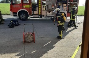 Freiwillige Feuerwehr Werne: FW-WRN: TH_TIER - LZ3 - LZ1 - 10 Schweine in eingebrochene Spaltenböden gestürzt, in Güllegrube