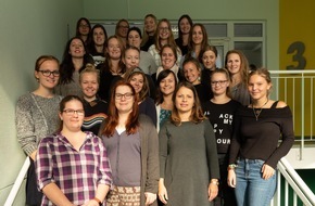 Asklepios Kliniken GmbH & Co. KGaA: 46 neue angehende Hebammen im Bildungszentrum für Gesundheitsberufe