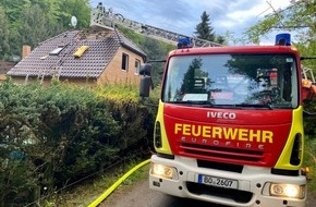 Feuerwehr Bochum: FW-BO: Dachstuhlbrand in Bochum Bergen