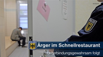 Bundespolizeidirektion München: Bundespolizeidirektion München: Ärger im Schnellrestaurant -
32-Jähriger belästigt, spuckt und bedroht