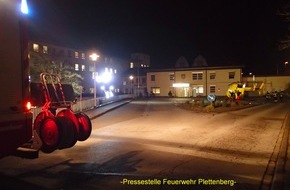 Feuerwehr Plettenberg: FW-PL: Christoph Westfalen landet in Plettenberg. Feuerwehr leuchtet Landeplatz aus