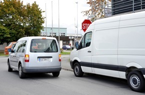 HUK-COBURG: Tipps für den Alltag / Parken: Mögliche Gefahren erkennen und vermeiden / Falsches Parken kann ernsthafte Konsequenzen haben (mit Bild)