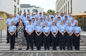 Polizei D&uuml;ren: POL-DN: Die Polizei D&uuml;ren hei&szlig;t 33 Kommissaranw&auml;rterinnen und -anw&auml;rter herzlich willkommen