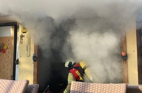 Feuerwehr Dresden: FW Dresden: Brand in einer Gartenlaube