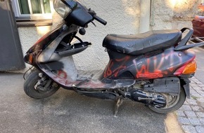 Polizeipräsidium Aalen: POL-AA: Rems-Murr-Kreis: Rollerfahrer geflüchtet, Unfälle & Autos beschädigt