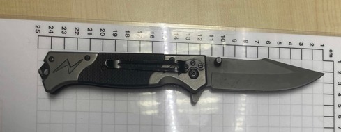 Bundespolizeidirektion Sankt Augustin: BPOL NRW: Bundespolizei beschlagnahmt Einhandmesser am Duisburger Hauptbahnhof