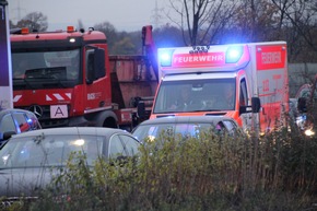 FW-WRN: Unfall auf der BAB1 mit drei PKW, Folgeeinsatz auf der Gegenspur