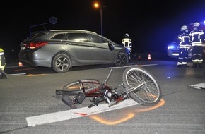 Freiwillige Feuerwehr Bedburg-Hau: FW-KLE: Verkehrsunfall auf Bundesstraße: Radfahrer wird schwer verletzt