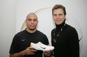 Nike Deutschland GmbH: Ronaldo stellt neuen WM-Schuh in München vor - "Mit drei Toren schlage ich den Rekord von Gerd Müller!"