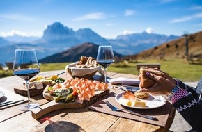 DOLOMITES Val Gardena: In Val Gardena wird der Herbst aufgetischt