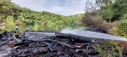 Freiwillige Feuerwehr Königswinter: FW Königswinter: 400 m² Vegetation brennen im Naturschutzgebiet Eudenberg