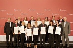 Camelot Management Consultants AG: Camelot Management Consultants erhält Zertifikat zum audit berufundfamilie (BILD)