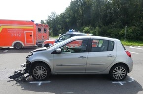 Kreispolizeibehörde Oberbergischer Kreis: POL-GM: 130821-624: Zwei Verletzte nach Unfall beim Abbiegen