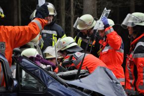 POL-WL: Vier Schwerverletzte nach Frontalzusammenstoß