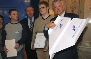 DFS Deutsche Flugsicherung GmbH: Niedersachsen gewinnt Abiturzeitungs-Wettbewerb / 1. Platz für Gymnasium aus Bersenbrück - Detmold und Rangsdorf folgen
