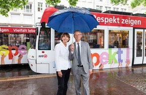 Kölner Verkehrs-Betriebe AG: KVB wirbt mit Bus und Stadtbahn für die "Respekt"-Kampagne der Stadt