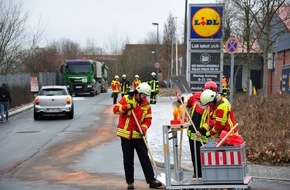 Feuerwehr Heiligenhaus: FW-Heiligenhaus: Einsatz nach Ölspur und Glatteis (Meldung 2/2017)