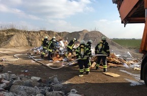 Freiwillige Feuerwehr Bedburg-Hau: FW-KLE: Brand eines Müllwagens