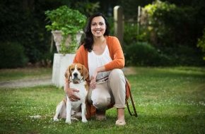 SAT.1: "Mission Familie": Therapiehund Archie unterstützt Psychologin Alina Wilms/SAT.1