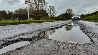 Verti Versicherung AG: Schlaglöcher im Frühjahr: Wer zahlt für Schäden am Fahrzeug?