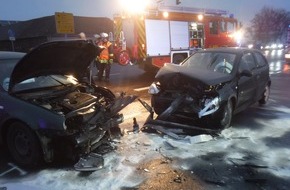 Polizei Düren: POL-DN: Schwerer Verkehrsunfall auf der B 264