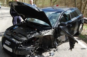 Polizeipräsidium Westpfalz: POL-PPWP: Niederkirchen: Drei Verletzte und zwei Totalschäden