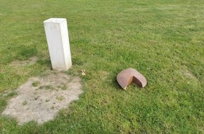 Kreispolizeibehörde Kleve: POL-KLE: Rees - Sachbeschädigung im Skulpturenpark / Zeugen gesucht