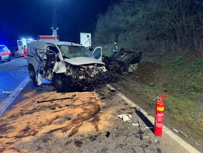 FW VG Westerburg: Verkehrsunfall bei Westerburg fordert zwei Menschenleben - eine Person schwerstverletzt