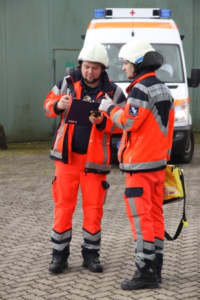 RKiSH: Größeres Notfallereignis (GröNo): Einsatzübung in Albersdorfer Kaserne / 45 Verletzte / Großaufgebot an Rettungskräften vor Ort