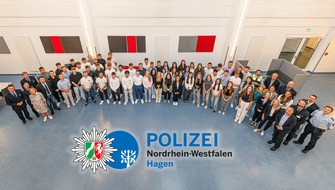 Polizei Hagen: POL-HA: Bildungsgang "FOS Polizei": Jahrgang 2024/2025 begrüßt