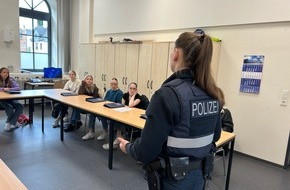 Polizeidirektion Trier: POL-PDTR: Girls Day bei der Polizei Idar-Oberstein