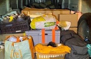 Hauptzollamt Singen: HZA-SI: ZOLL entdeckt Hundewelpen auf Ladefläche