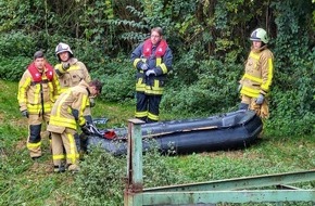 Feuerwehr Grevenbroich: FW Grevenbroich: Erneuter Todesfall an der Erft bei Grevenbroich - Feuerwehr birgt unbekannten Leichnam aus dem "Flutgraben" - Polizei ermittelt