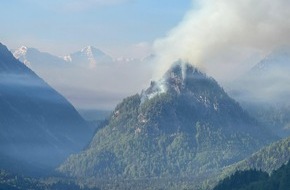 Bundespolizeidirektion 11: BPOLD 11: Brandbek&auml;mpfung aus der Luft: Die Bundespolizei im Einsatz gegen den Waldbrand im Landkreis Traunstein