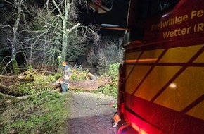 Feuerwehr Wetter (Ruhr): FW-EN: Wetter - Sturm "Bernd" sorgt für sieben Einsätze