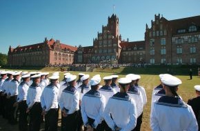 Presse- und Informationszentrum Marine: Vereidigung der Marineoffizieranwärter an der Marineschule Mürwik