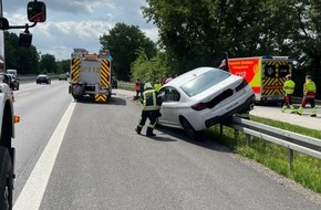 Feuerwehr Dinslaken: FW Dinslaken: Verkehrsunfall BAB3